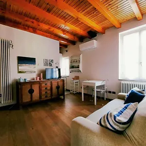 https://antica-corte-bilocale-nel-centro-storico-di-como.it-lombardy.com