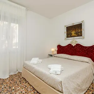 https://venice-apartments-san-samuele.hotelinveneto.com