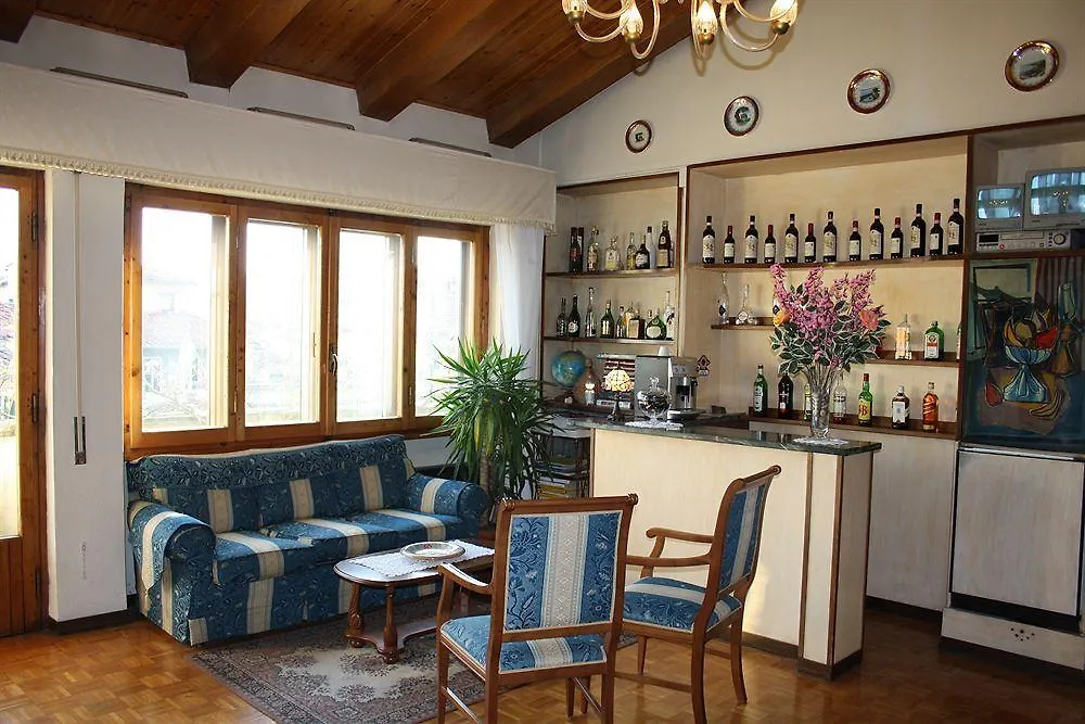 Blu Notte Guest House Флоренция