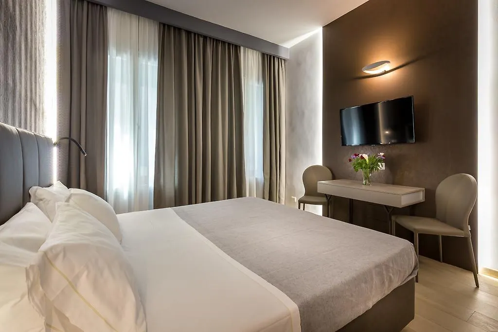 Blu Notte Guest House Флоренция