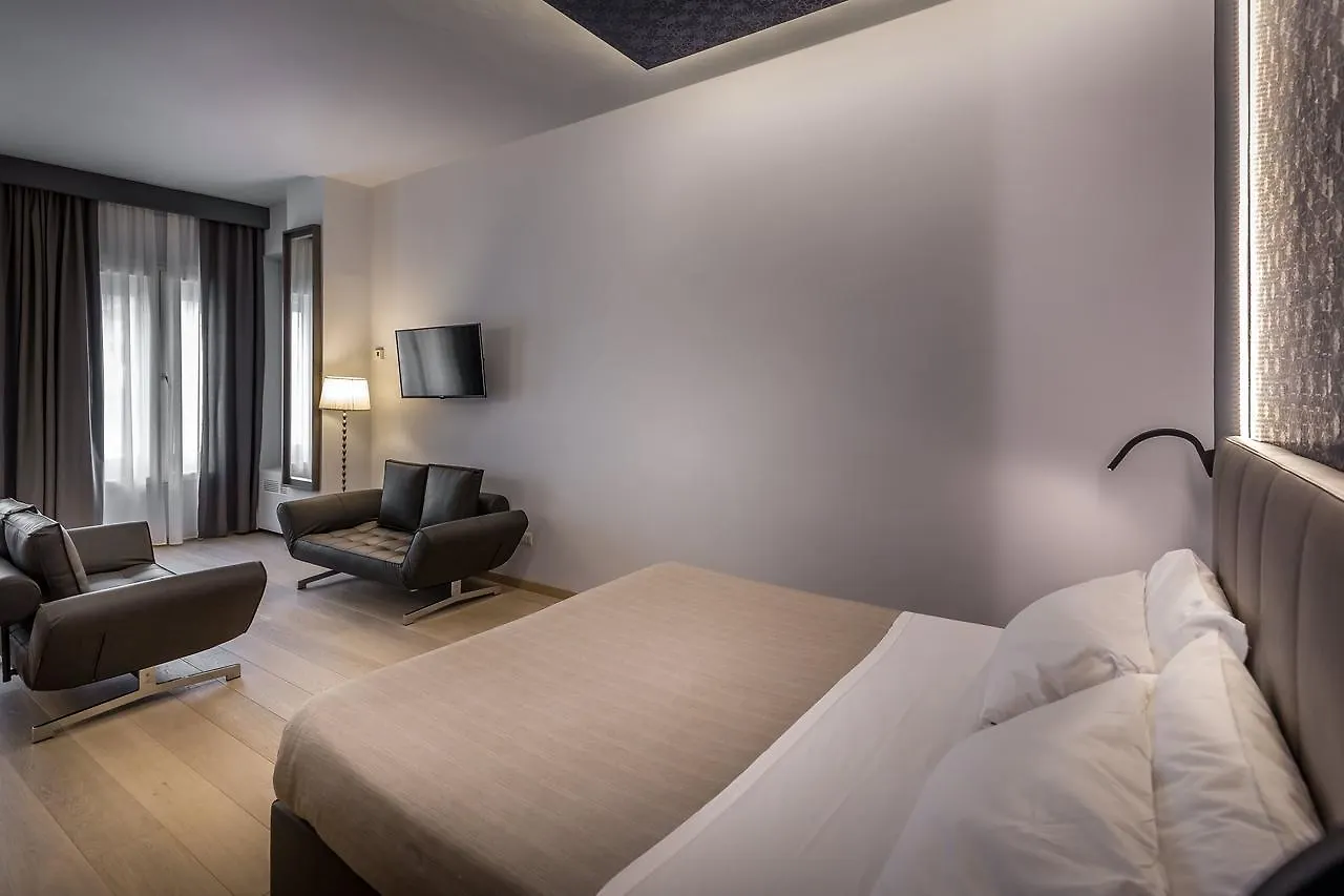 Blu Notte Guest House Флоренция